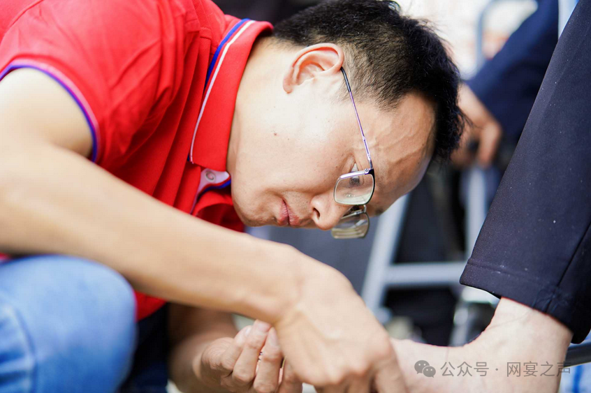 爱心传温暖,真情暖人间——网宴盘州运营中心爱心敬老公益捐赠活动 爱心传温暖,真情暖人间——网宴盘州运营中心爱心敬老公益捐赠活动